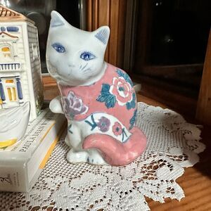 Chinese Ceramic Cat Figurine